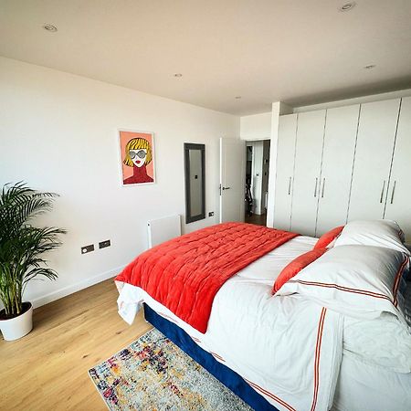 Stunning Beach Front Apartment With Sea Views, Free Parking & Balcony 램즈게이트 외부 사진